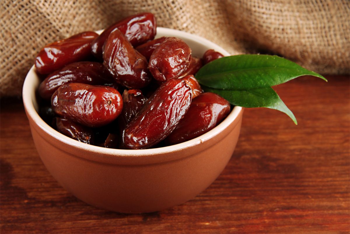 The benefits and harms of dates — 8 properties for the human body, contraindications, as well as how and how much to use them