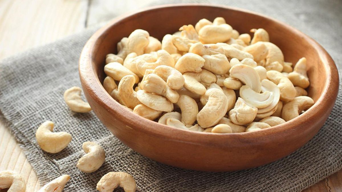 10 the beneficial properties of cashews for the body, as well as contraindications and harm of nuts for health