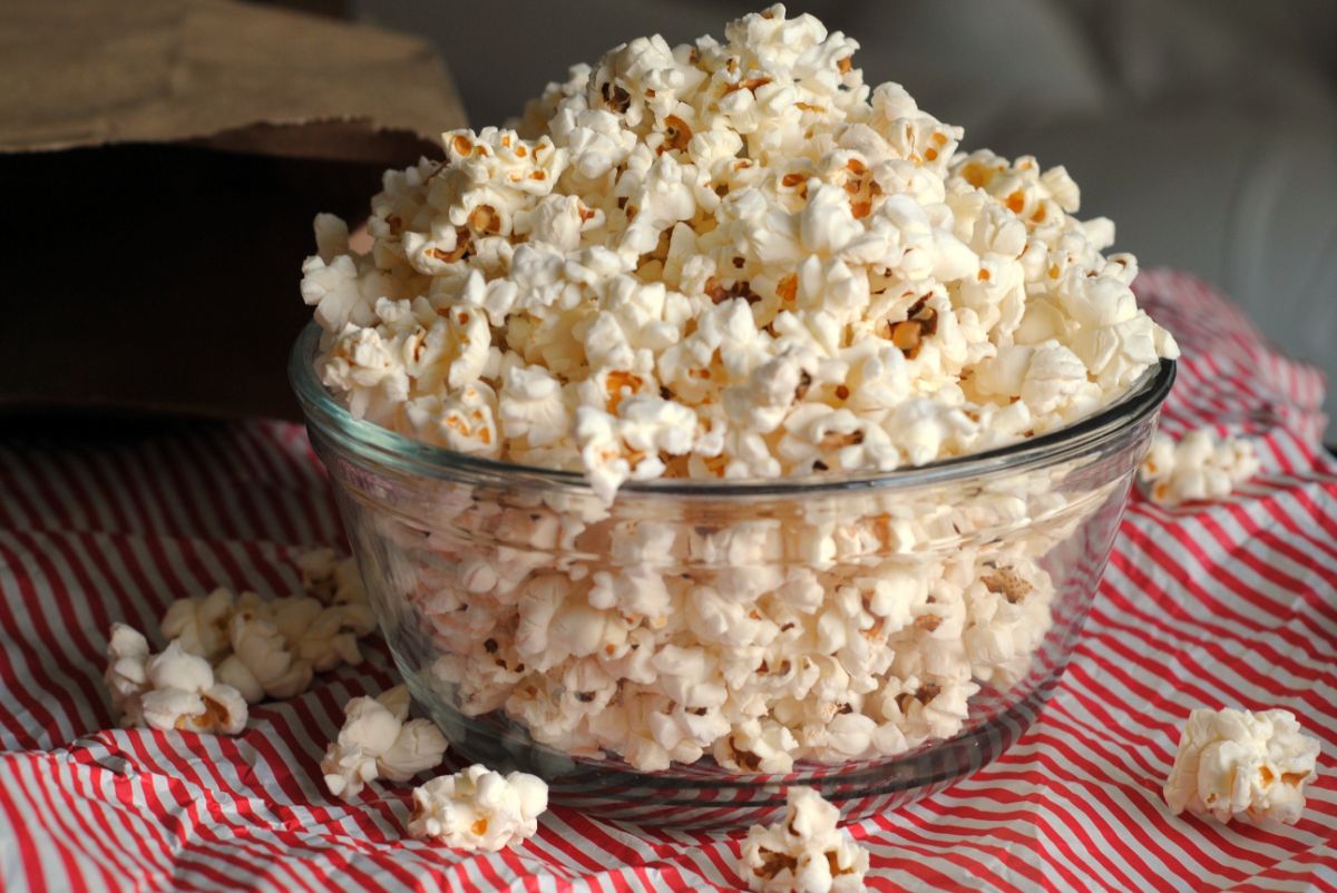 The benefits and harms of popcorn — 4 facts about the effect on the human body, as well as the composition and method of preparation