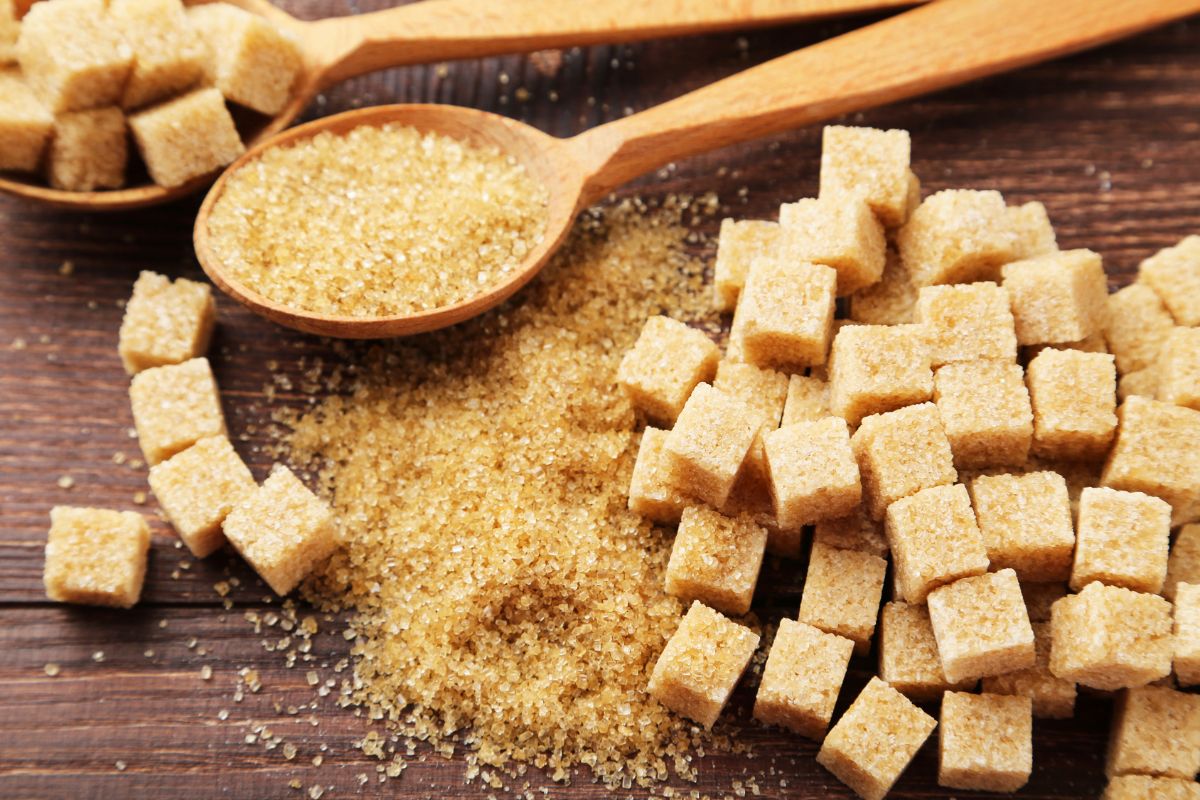 Cane (brown) sugar — 3 facts about the benefits and harms to health