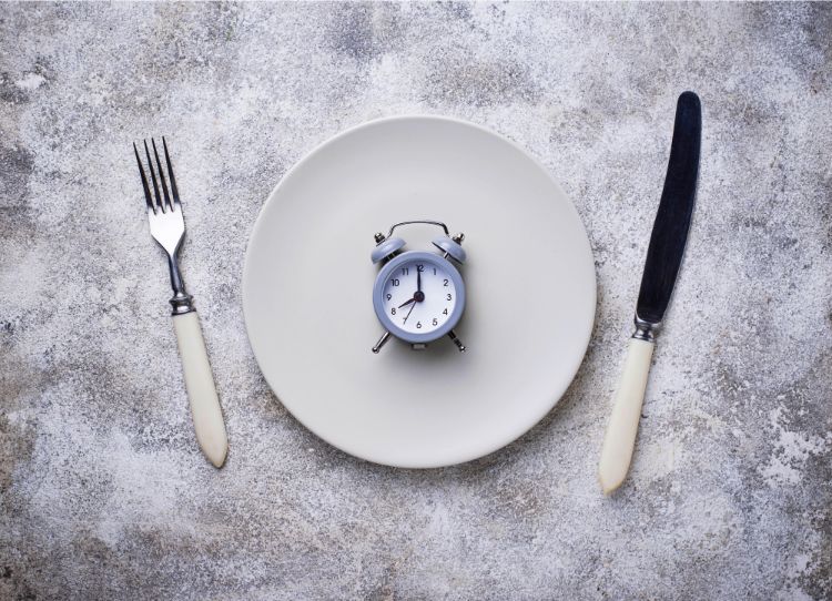 Fasting every other day: an overview of the 1/1 interval regimen, its benefits and effectiveness for weight loss