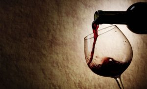 Wine dilutes the blood or thickens it: what effect does red, white, dry and other varieties of the drink have on its viscosity??