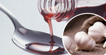 Garlic tincture on red wine for blood vessels: useful properties of the recipe for the treatment and cleansing of arteries, rules of use and possible harm