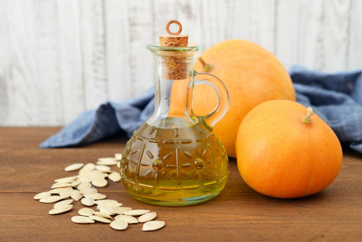 7 the beneficial properties of pumpkin oil, contraindications and how to take it